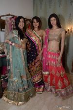 Aashka Goradia, Sucheta Sharma, Shibani Kashyap at Amy Milloria_s Womens day fashion event in Mumbai on 5th March 2013 (53).JPG